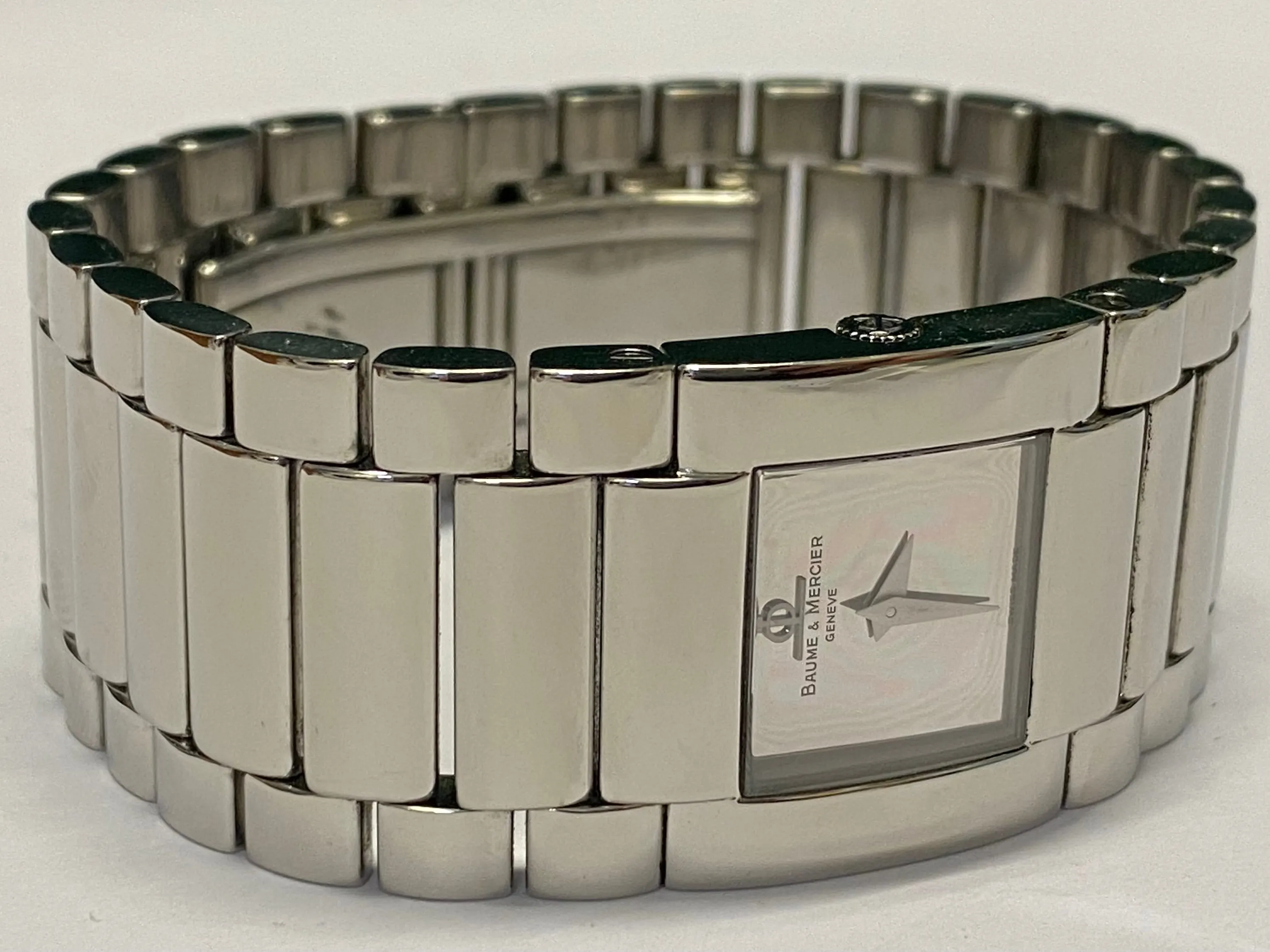 BAUME & MERCIER SS High Polish Mirror Style Dial w/ White Hands- $10K APR w/COA!