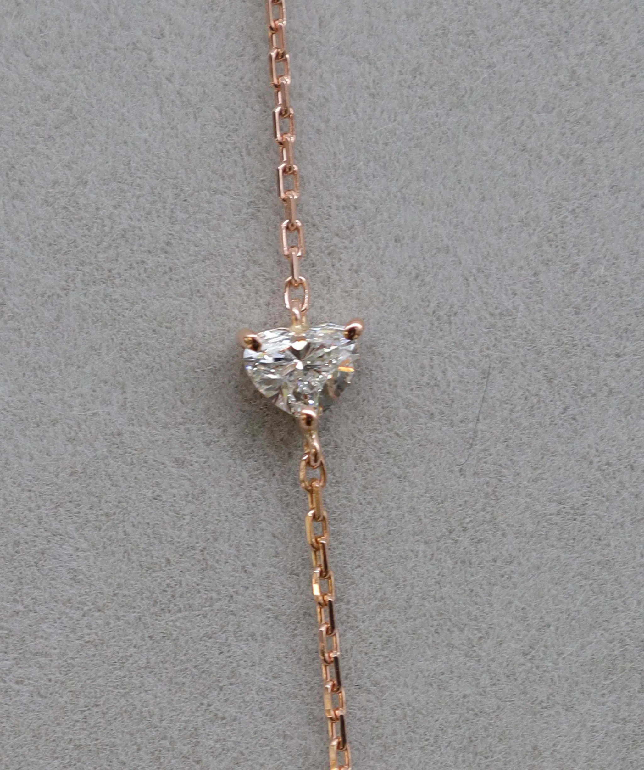 Choker heart cut And Oval cut design Rose

gold DXBS2962