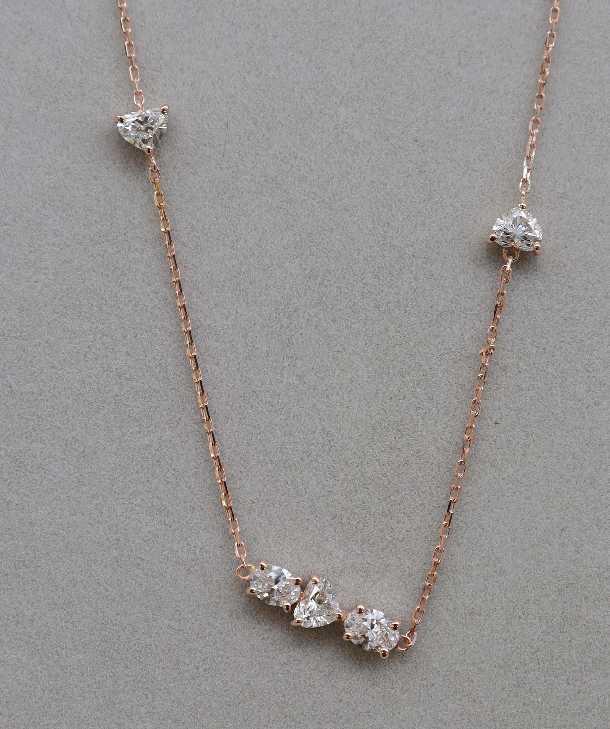 Choker heart cut And Oval cut design Rose

gold DXBS2962