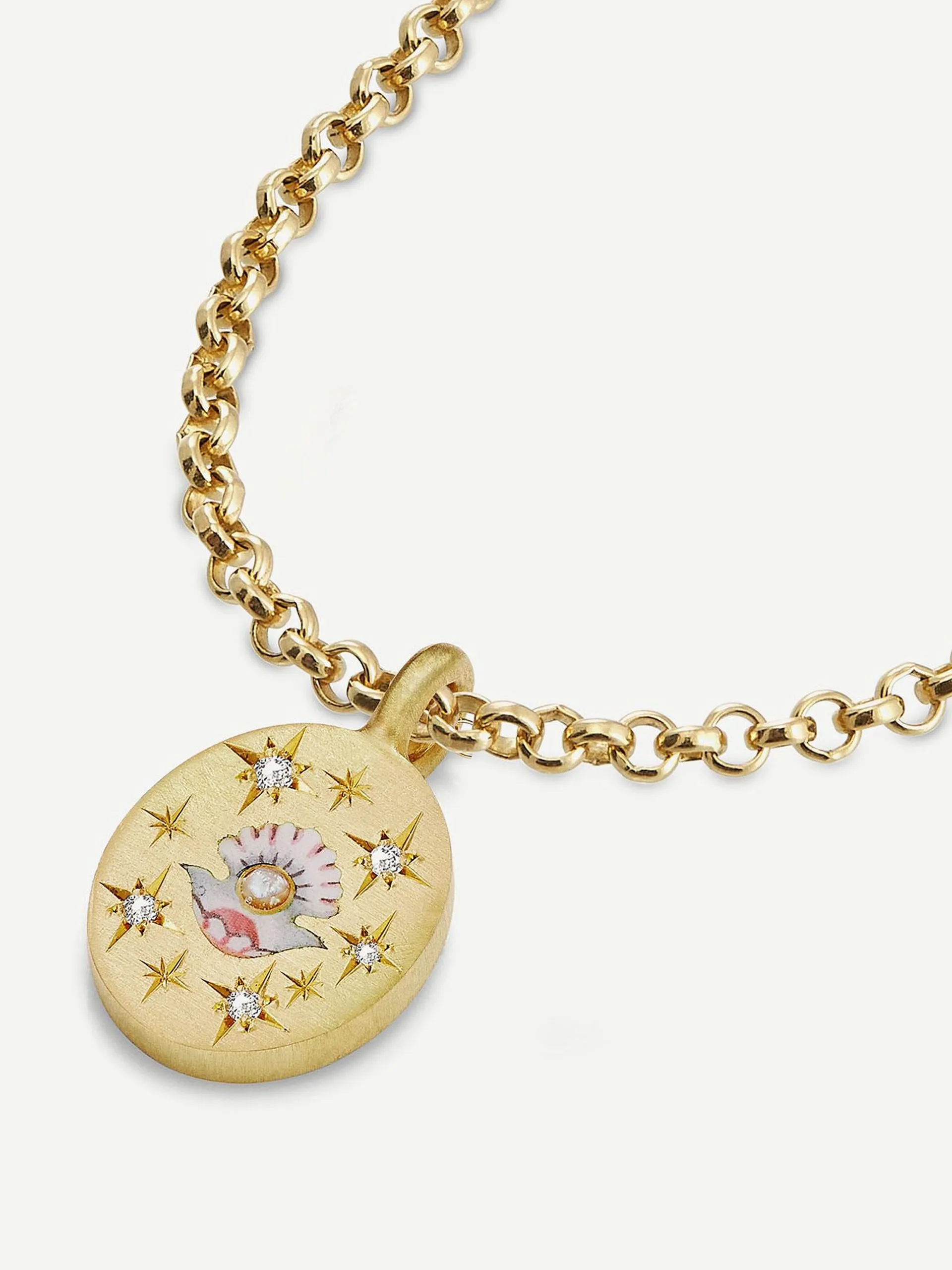 Clam and pearl charm