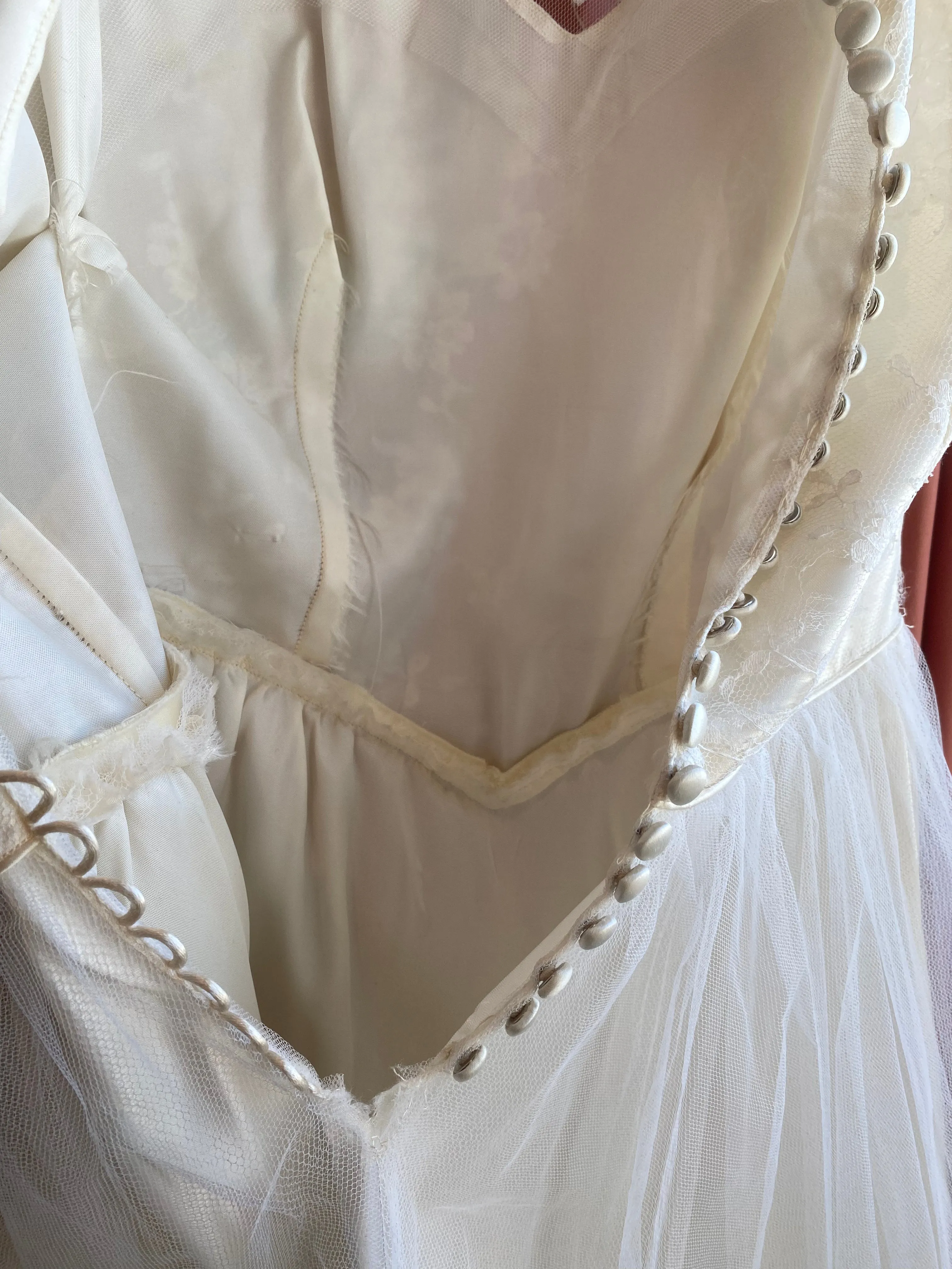 Classic 1950's Tea Length Lace Wedding Dress / Small