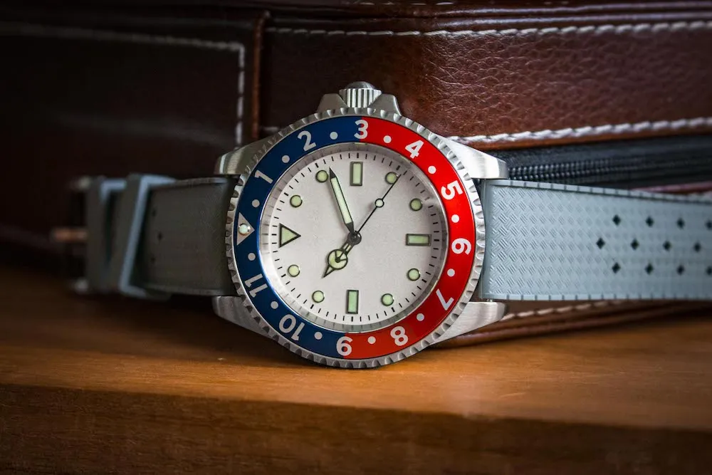ENO Watch Dive E2/HW PanAm Red & Blue 12 Hour Special Edition