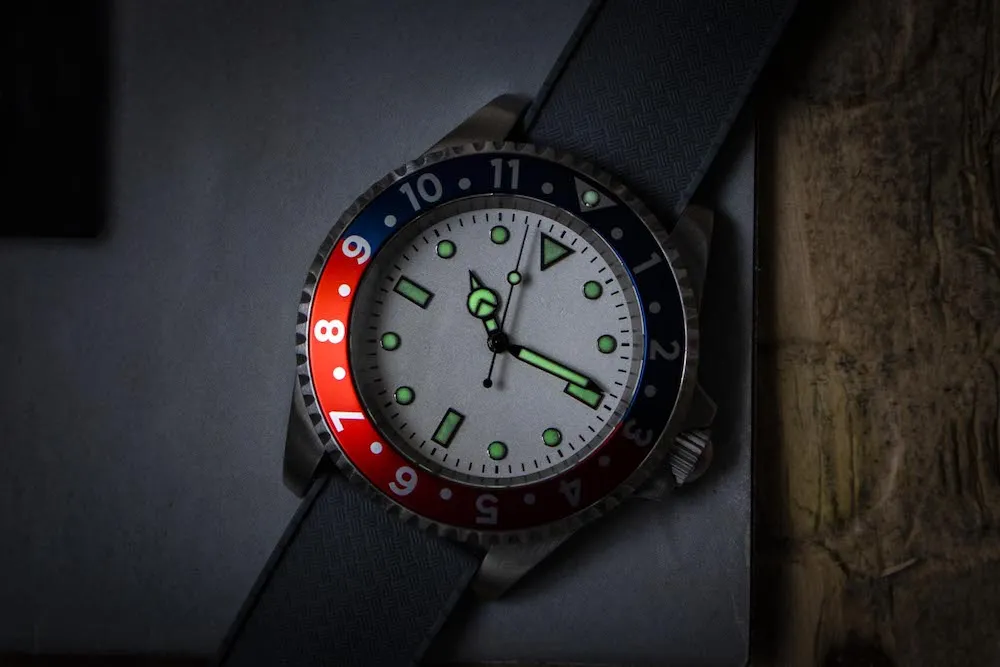 ENO Watch Dive E2/HW PanAm Red & Blue 12 Hour Special Edition