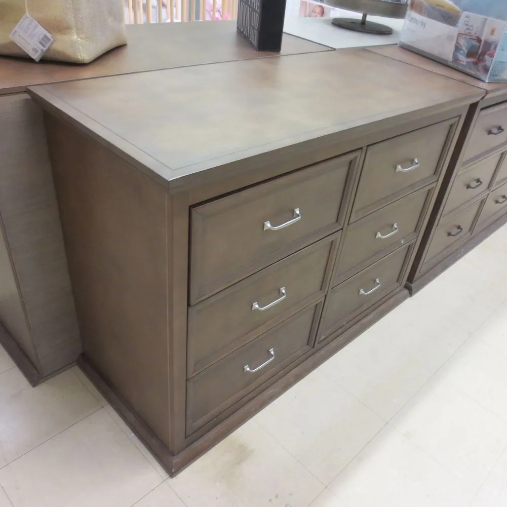 Million Dollar Baby Foothill/Louis 6-Drawer Dresser - Mocha (82833) (Floor Model)