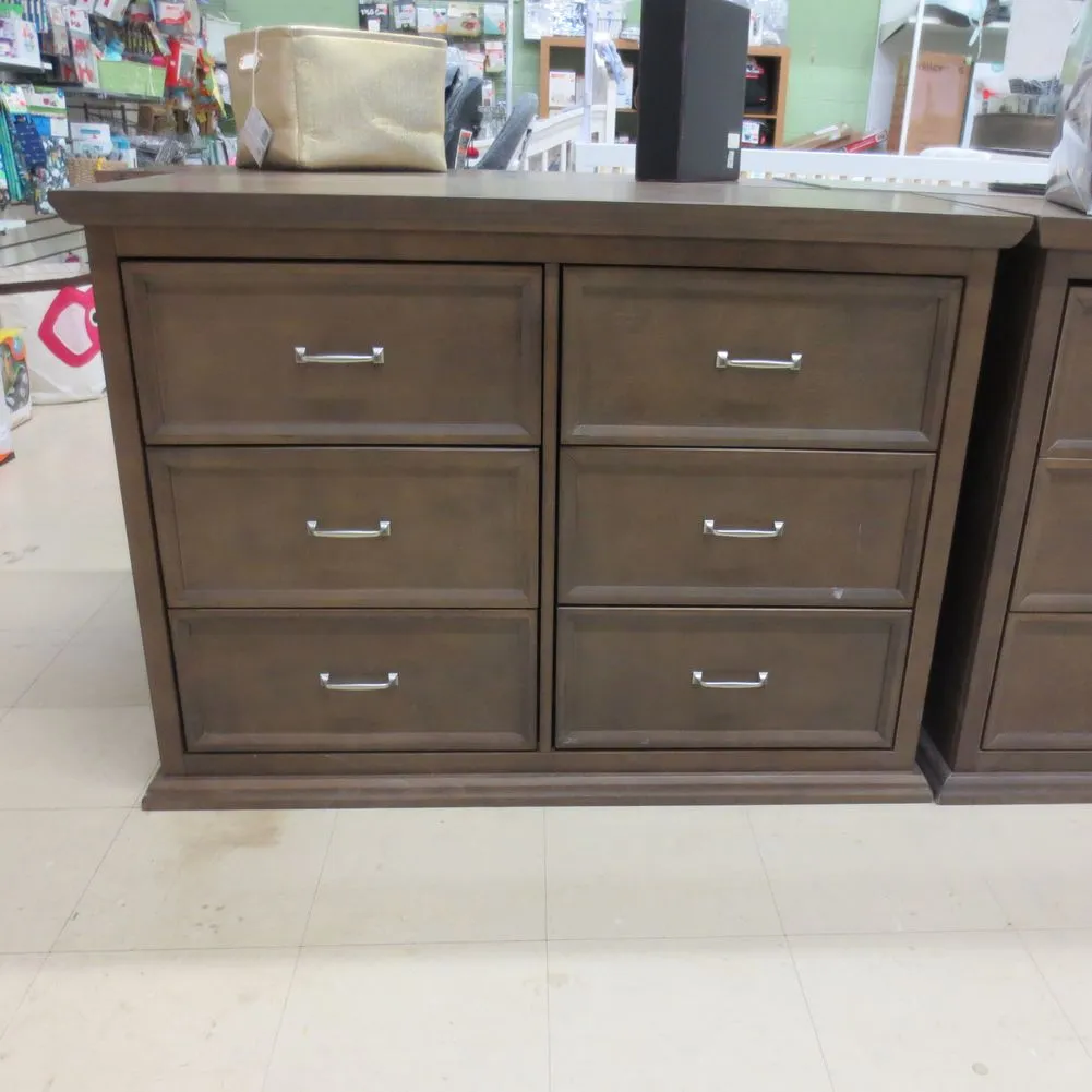 Million Dollar Baby Foothill/Louis 6-Drawer Dresser - Mocha (82833) (Floor Model)