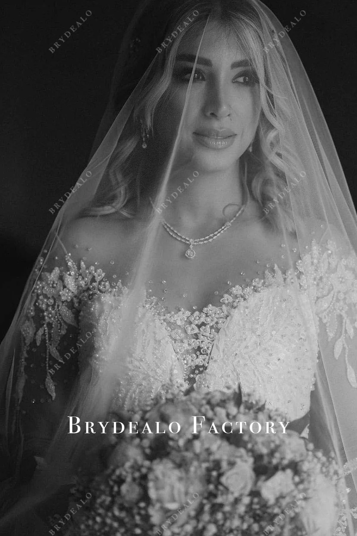 White Beaded Lace Appliques Long Train Wedding Dress