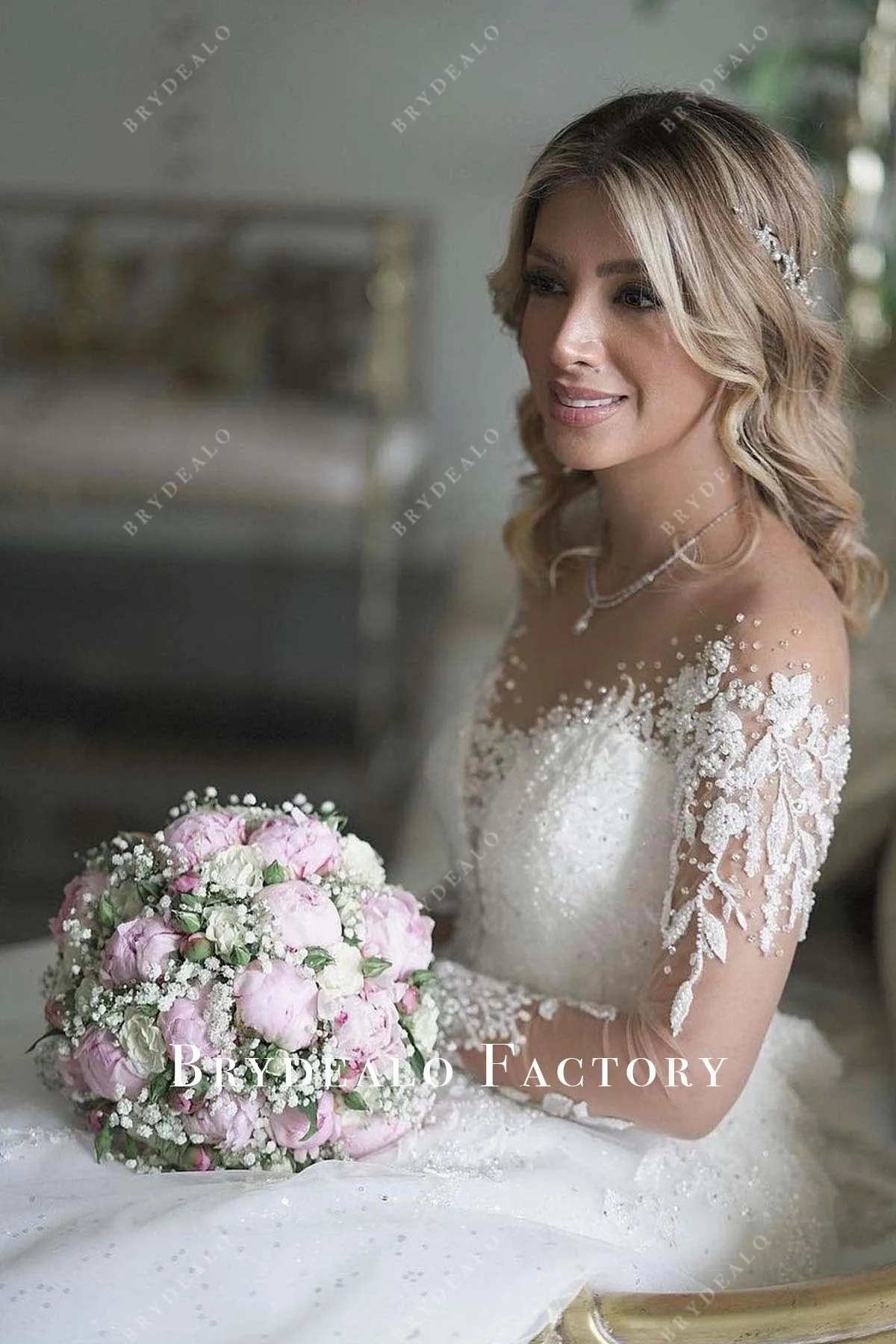 White Beaded Lace Appliques Long Train Wedding Dress